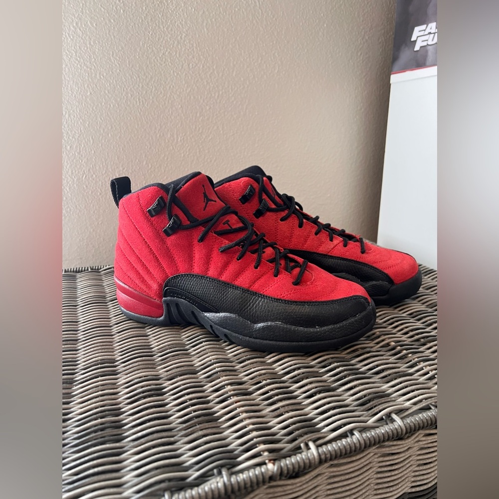 Jordan’s size 6Y or 7Wmns
